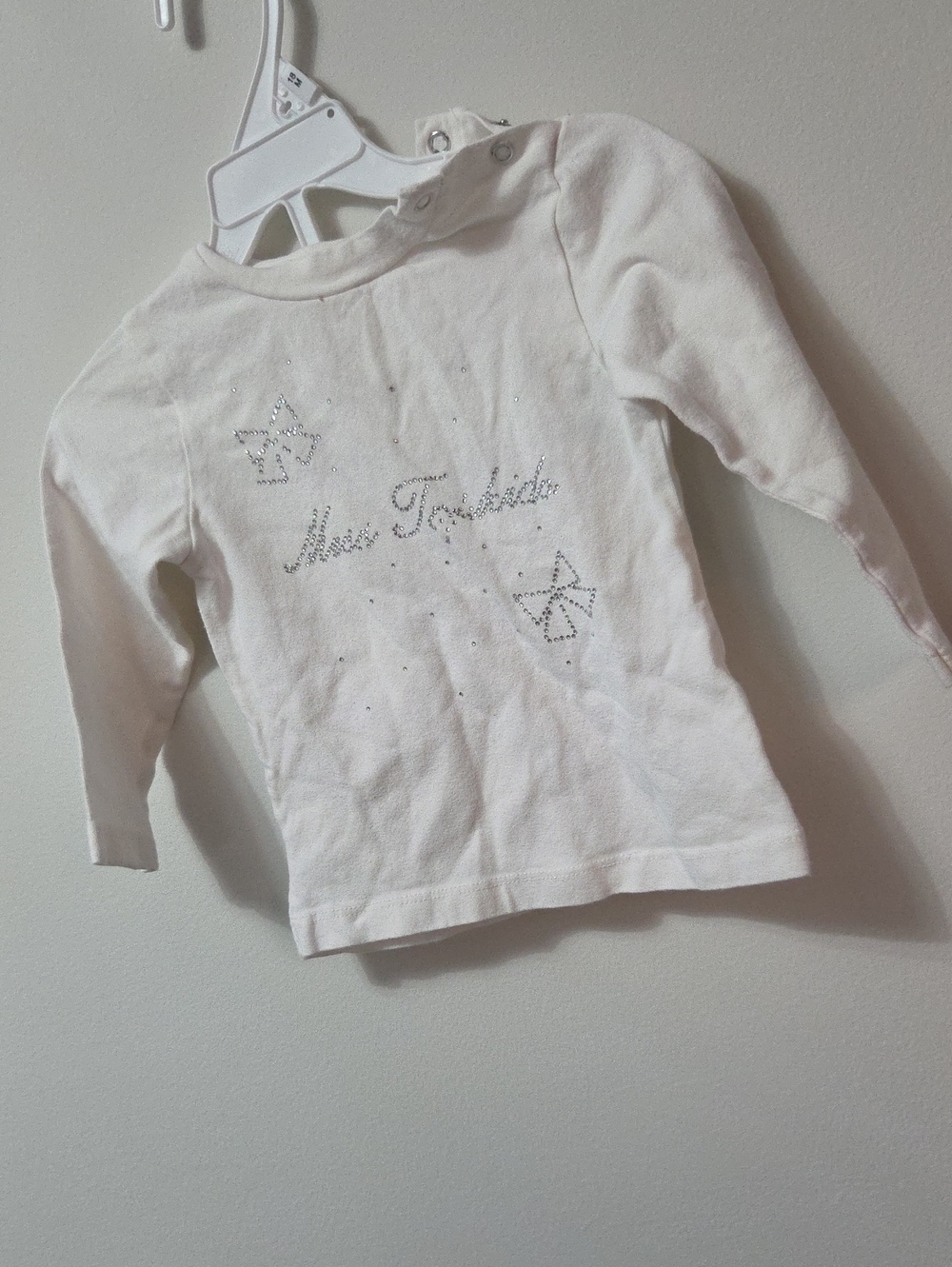 White Long-Sleeve Girls' Top with Rhinestone Star Detail
